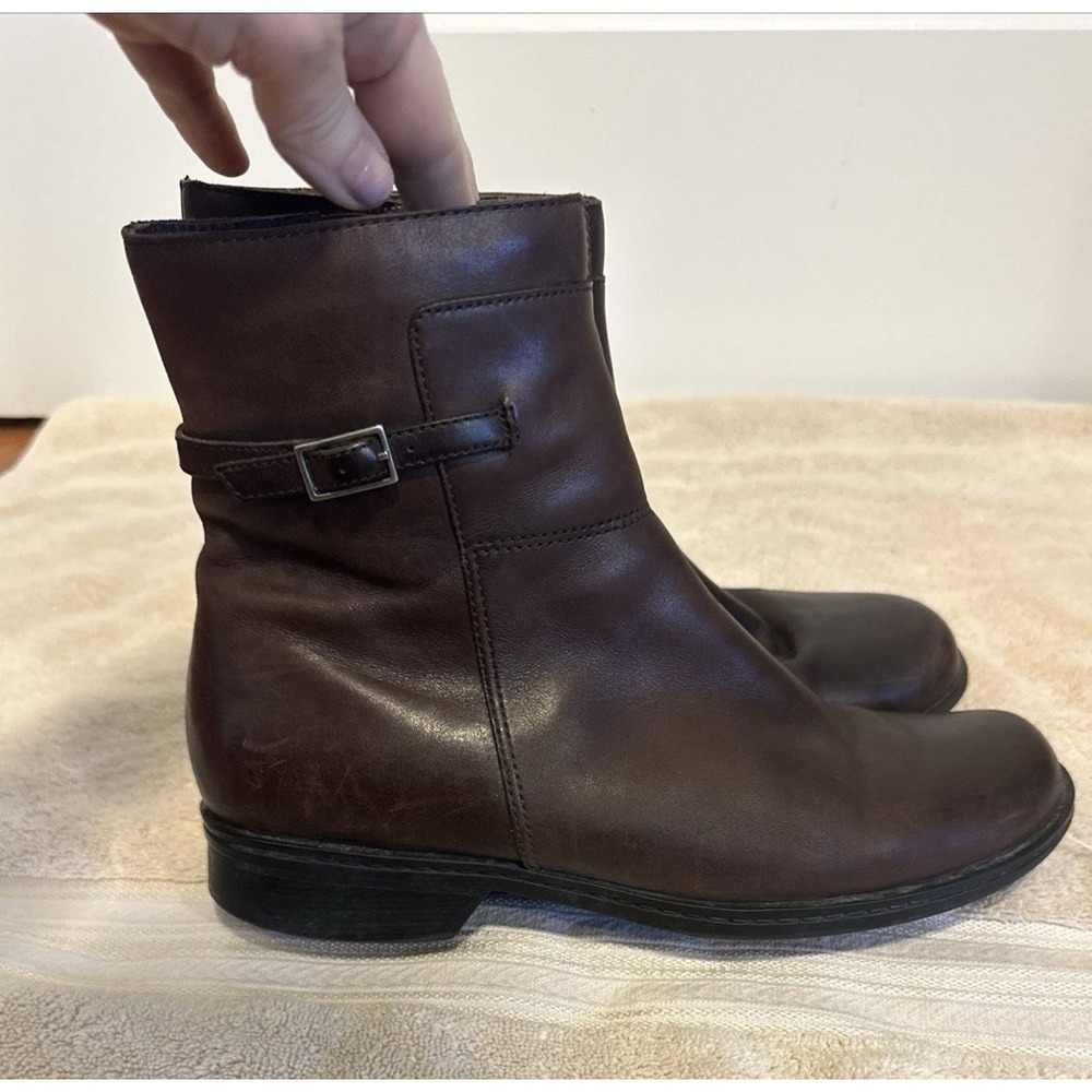 Vintage Clarks Ankle Boots Shoes Upper Leather Brown Zip Strap Women's Size 8 M‎